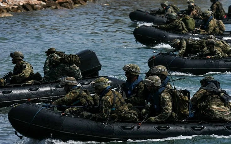 Σε αυξημένη ετοιμότητα οι ΕΔ: Συνεχείς ασκήσεις σε Έβρο, νησιά και ηπειρωτική Ελλάδα – Επίδειξη ισχύος από την Ελληνική «πολεμική μηχανή»